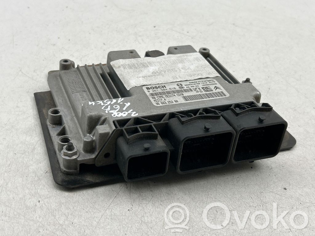 Peugeot 3008 I Engine control unit/module 