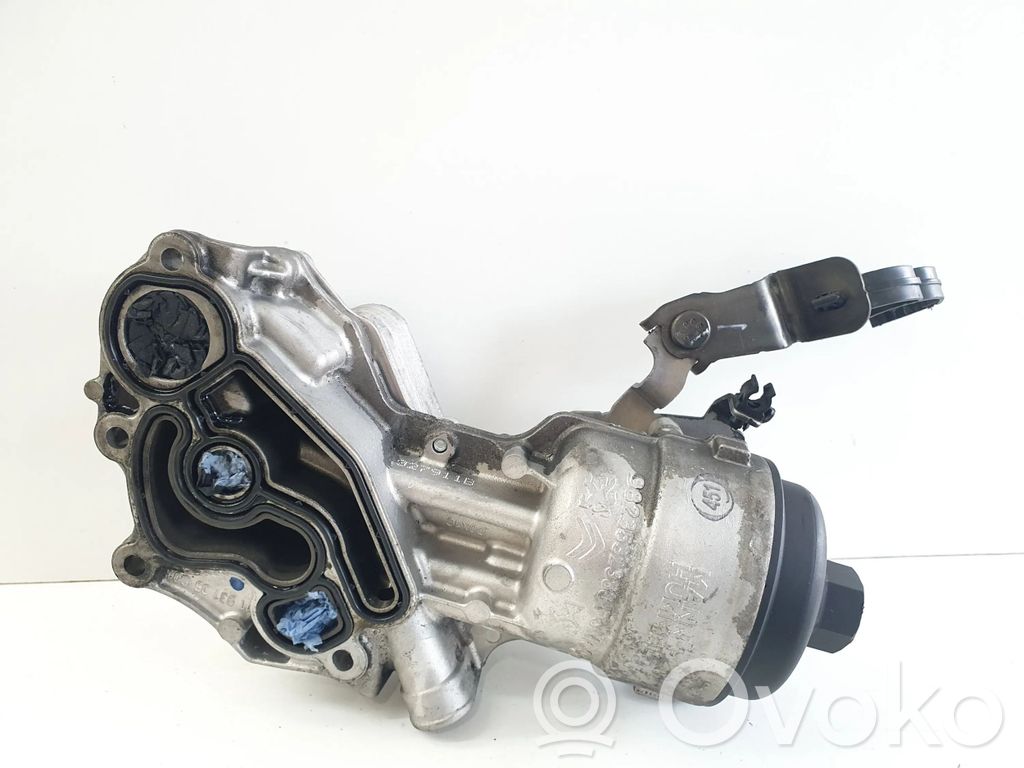 Peugeot 5008 II Oil filter mounting bracket 