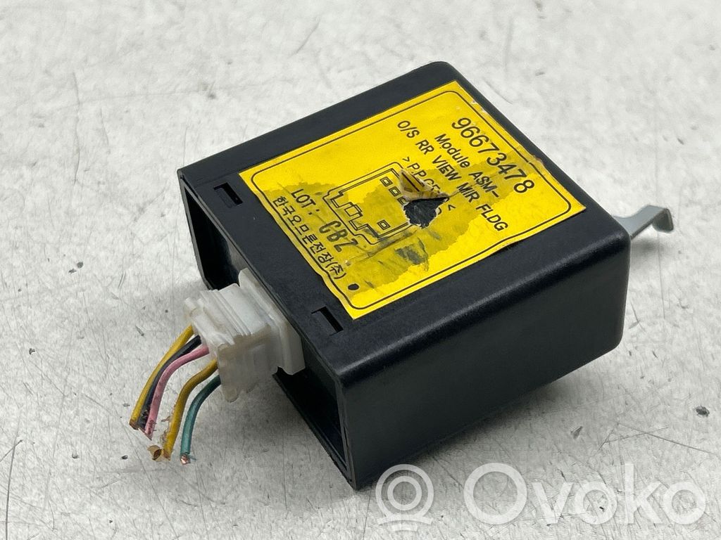 Chevrolet Captiva Wing mirror control module 