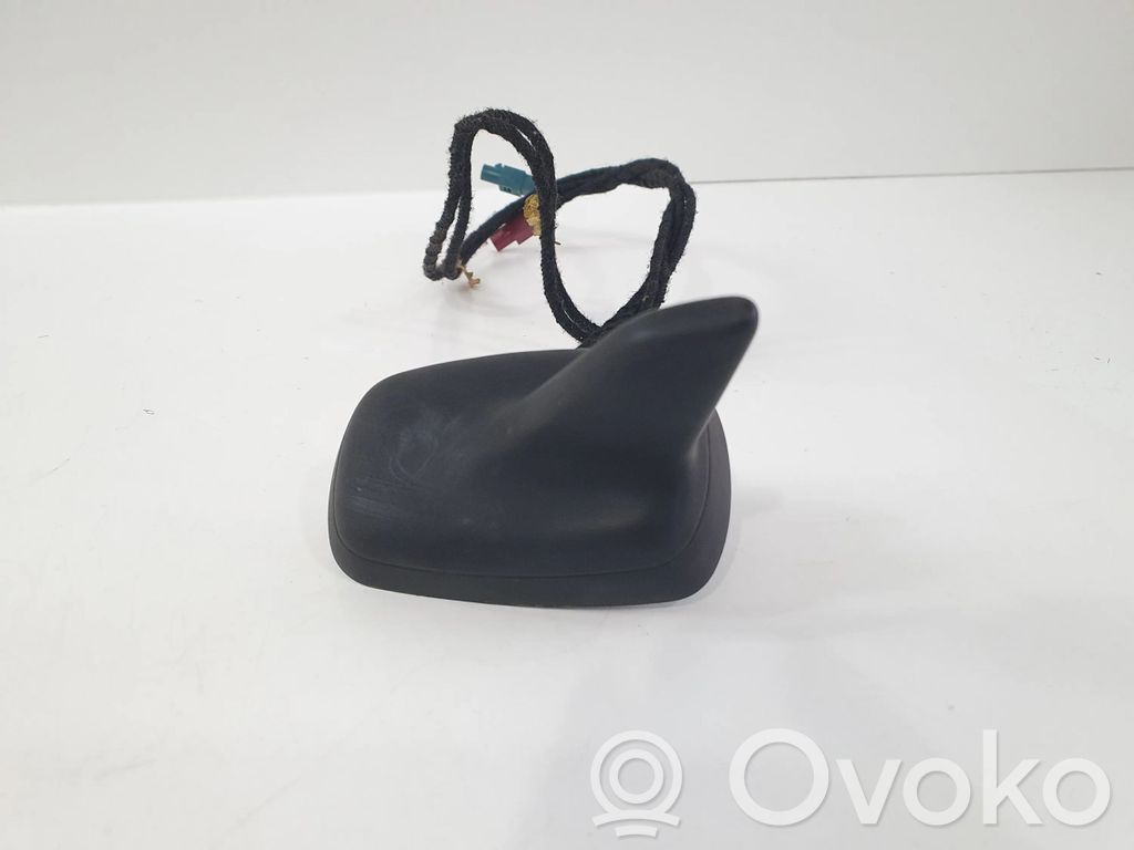 Audi Q7 4L GPS-pystyantenni 