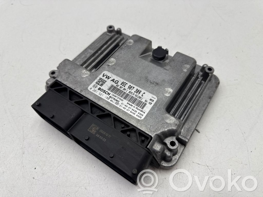 Audi Q3 F3 Engine control unit/module 