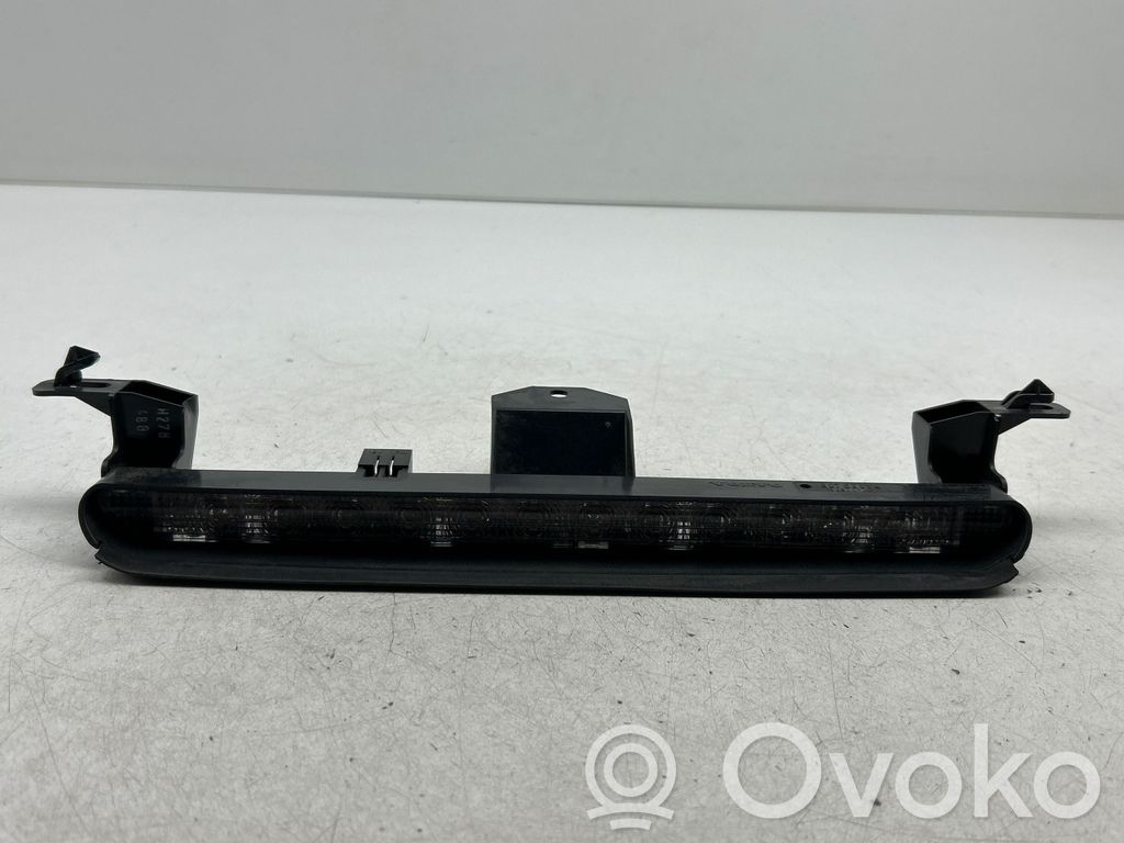 Volvo V70 Third/center stoplight 