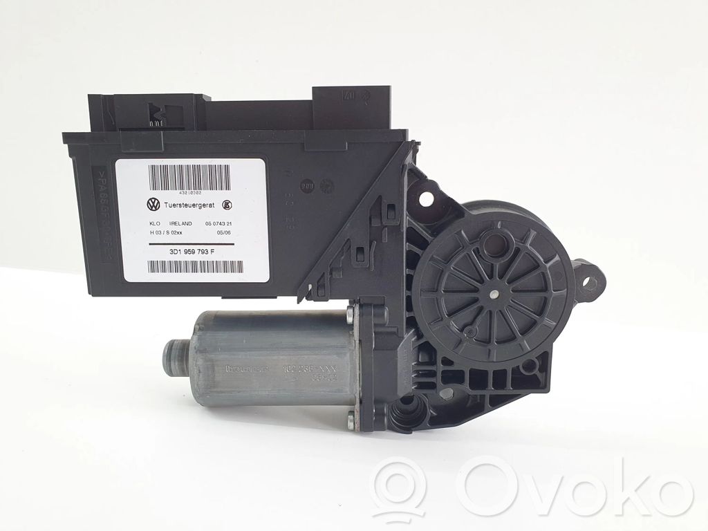 Volkswagen Touareg I Front door window regulator motor 