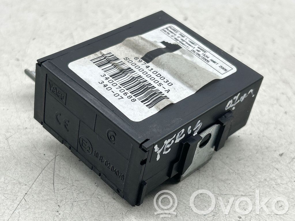 Toyota Yaris Door control unit/module 