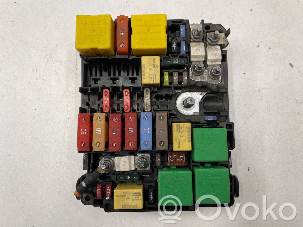 Peugeot 308 Fuse module 