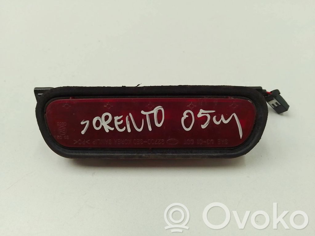 KIA Sorento Third/center stoplight 