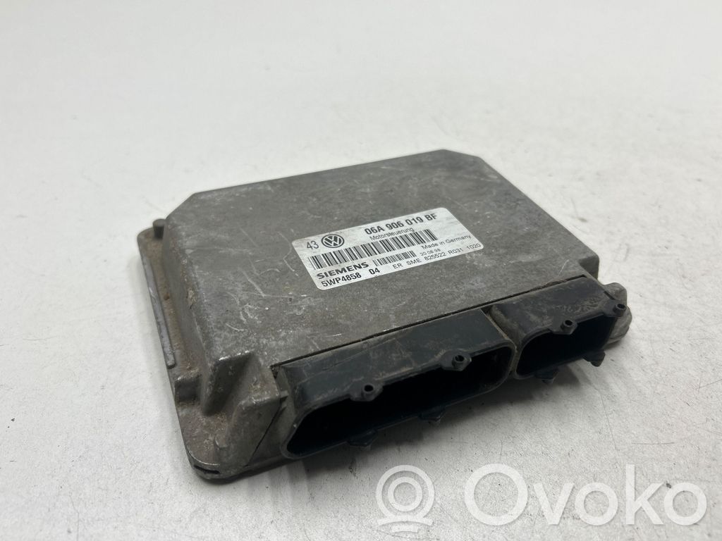 Volkswagen Golf IV Engine control unit/module 