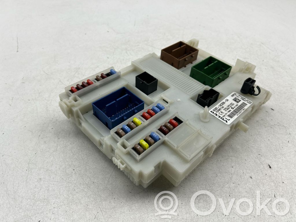 Volvo V60 Fuse module 