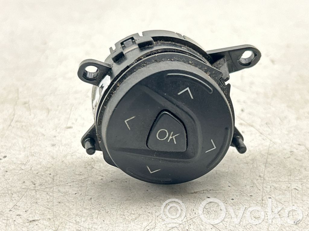 Ford Kuga II Steering wheel buttons/switches 