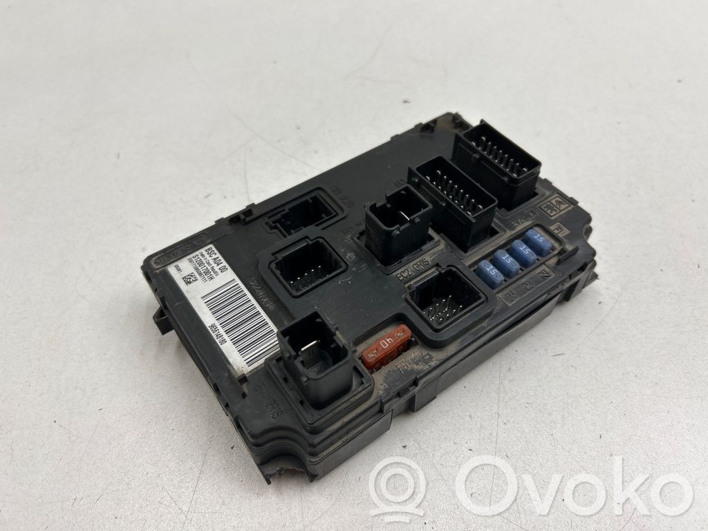 Peugeot 407 Fuse module 