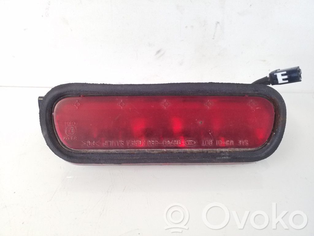 KIA Sorento Third/center stoplight 
