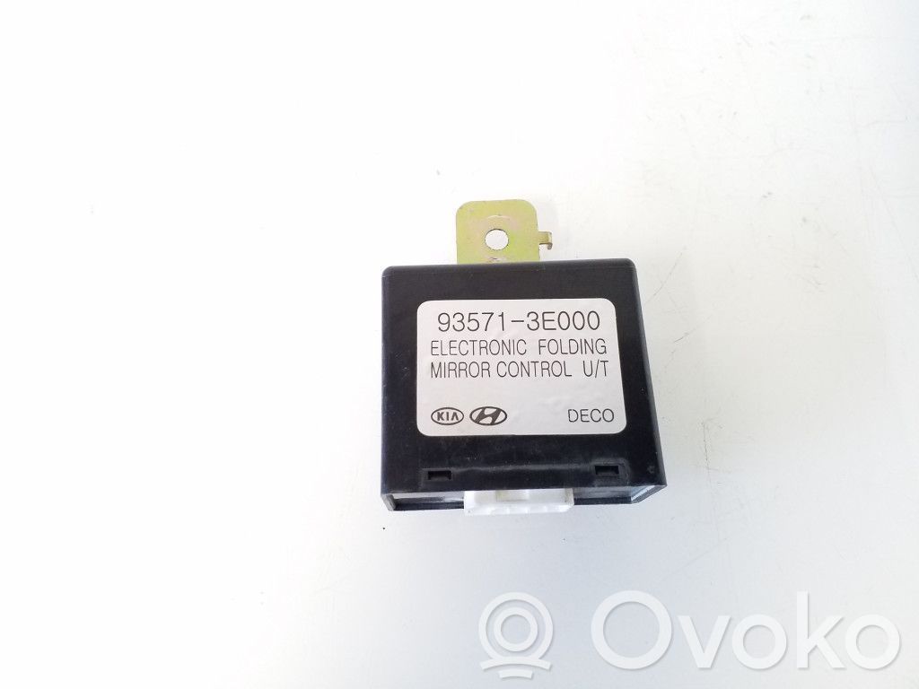 KIA Sorento Wing mirror control module 