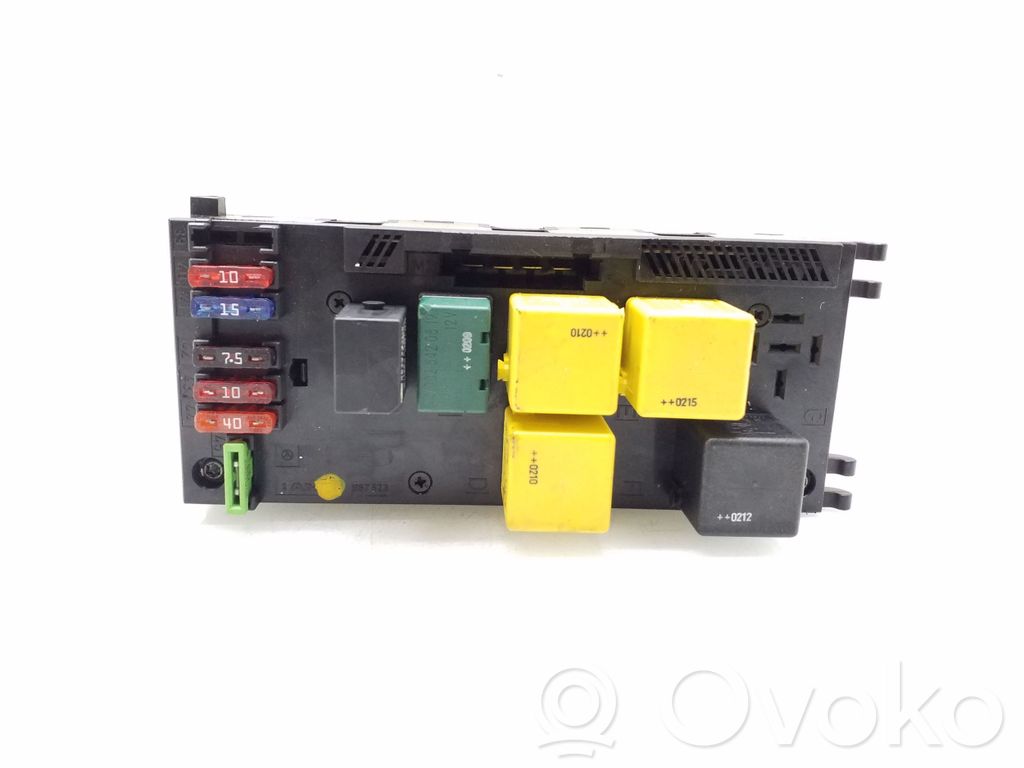 Mercedes-Benz E W210 Saugiklių blokas 
