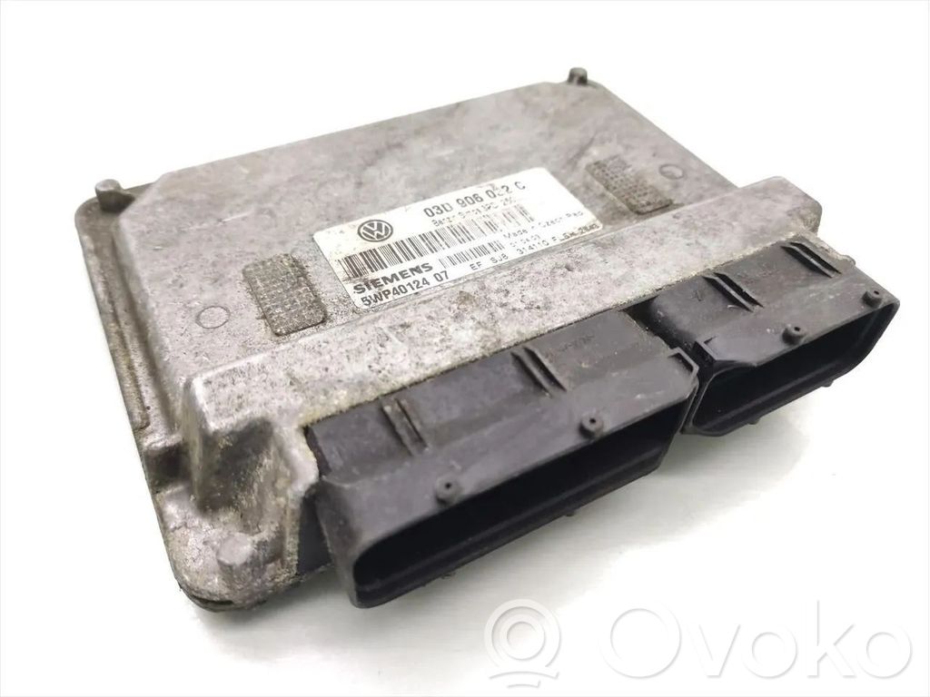 Volkswagen Polo IV 9N3 Engine control unit/module 
