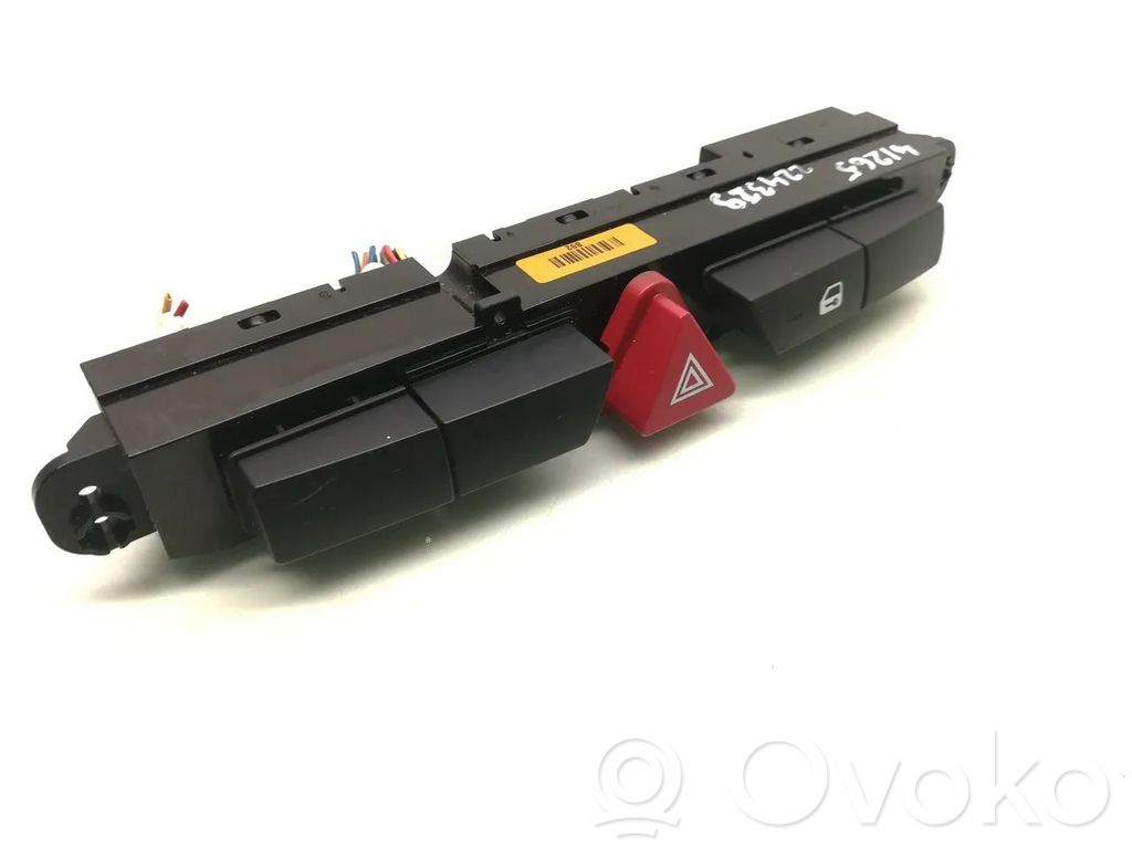 KIA Ceed Hazard light switch 