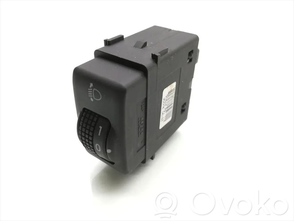 Nissan Note (E11) Headlight level height control switch 