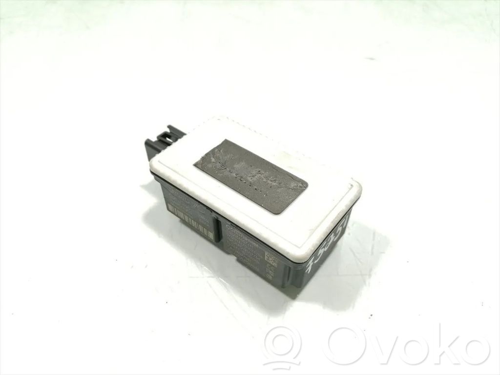 Volvo V70 Central locking relay 