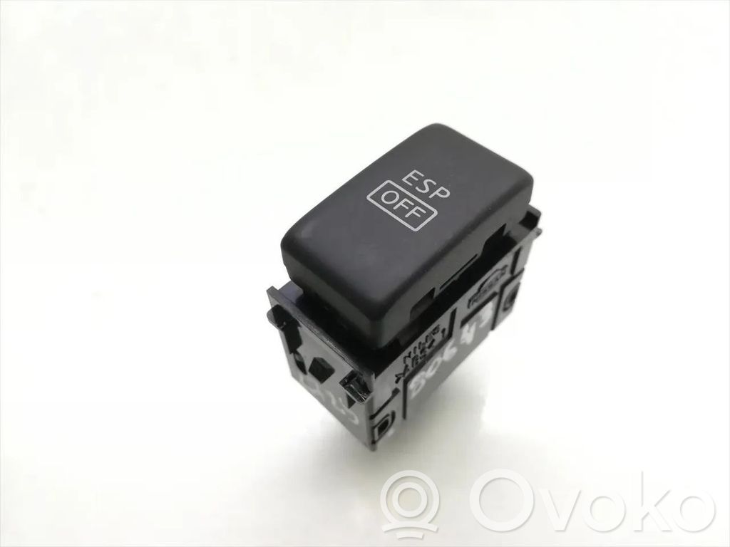 ESP (stability program) switch   8226B