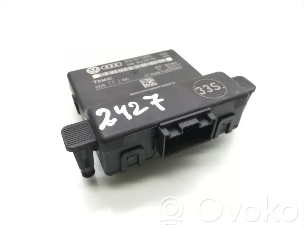 Audi A3 S3 8P Gateway control module 