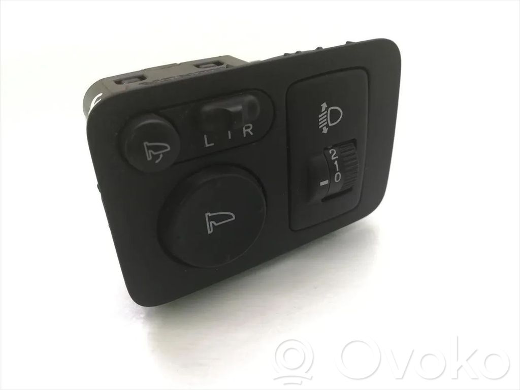 Honda CR-V Wing mirror switch 