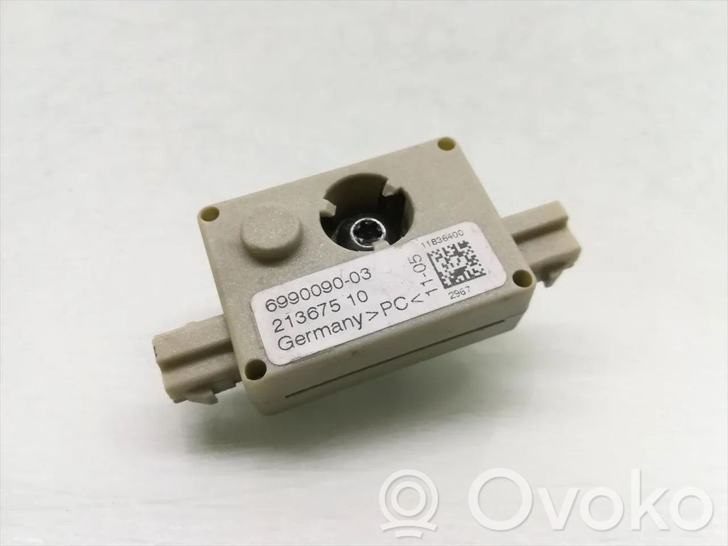 BMW 3 E90 E91 Aerial antenna amplifier 