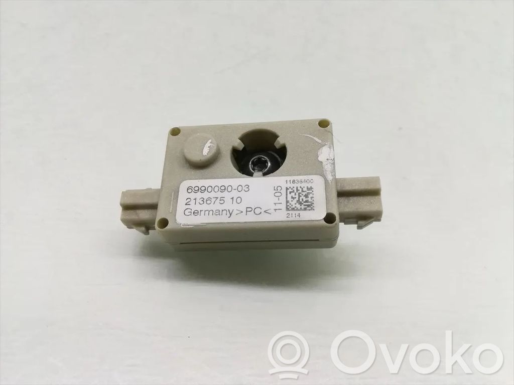 BMW 3 E90 E91 Aerial antenna amplifier 