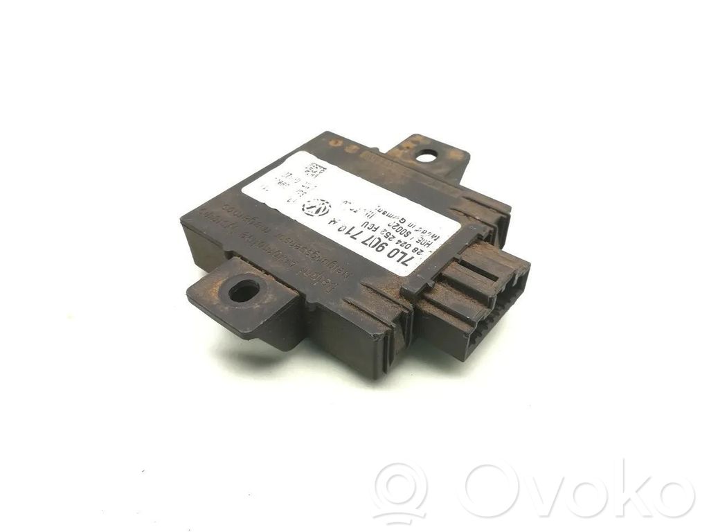 Volkswagen Touareg I Alarm control unit/module 