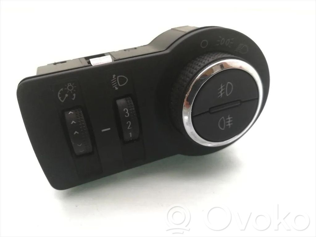 Opel Astra J Light switch 