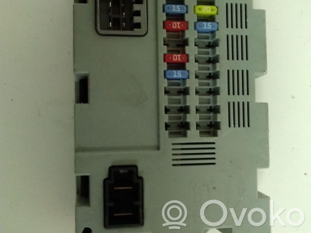 Jaguar XJ X351 Fuse module 
