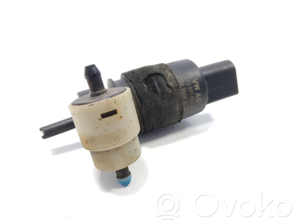 Volkswagen Touran I Windscreen/windshield washer pump 