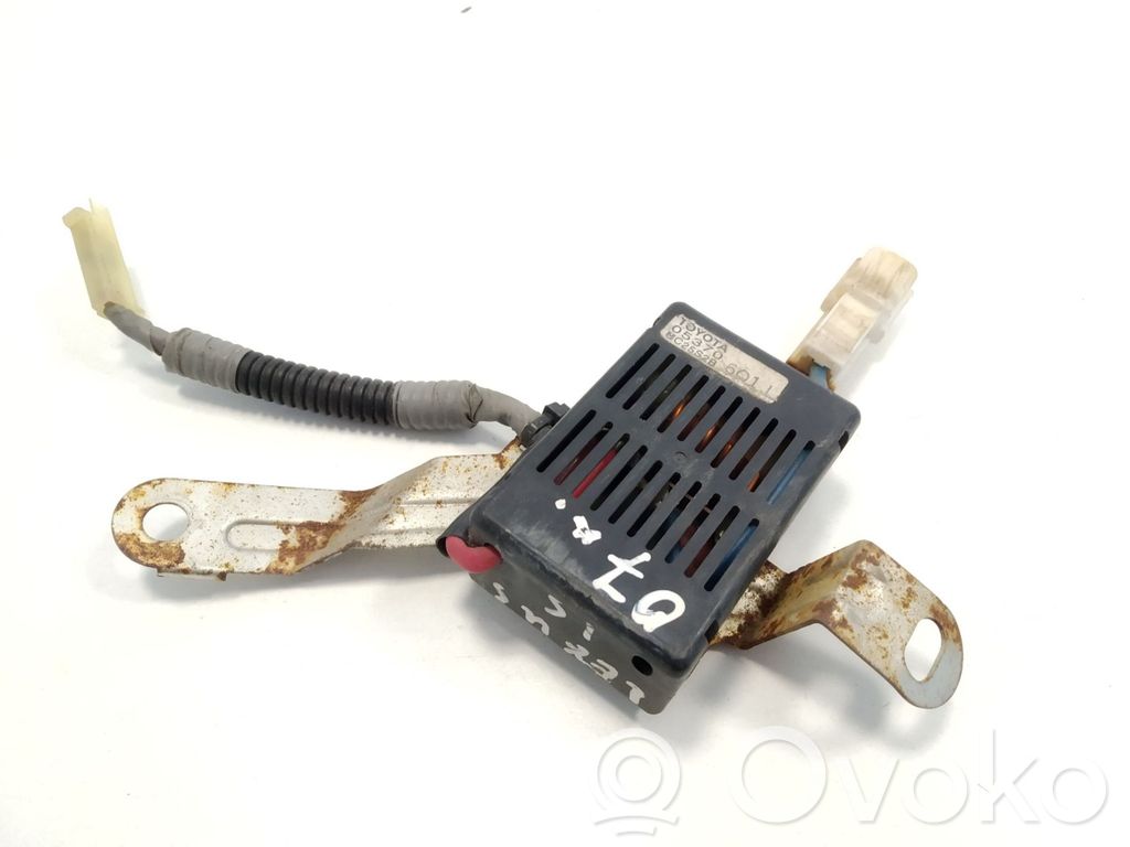 Lexus IS 220D-250-350 Antenos stiprintuvas 