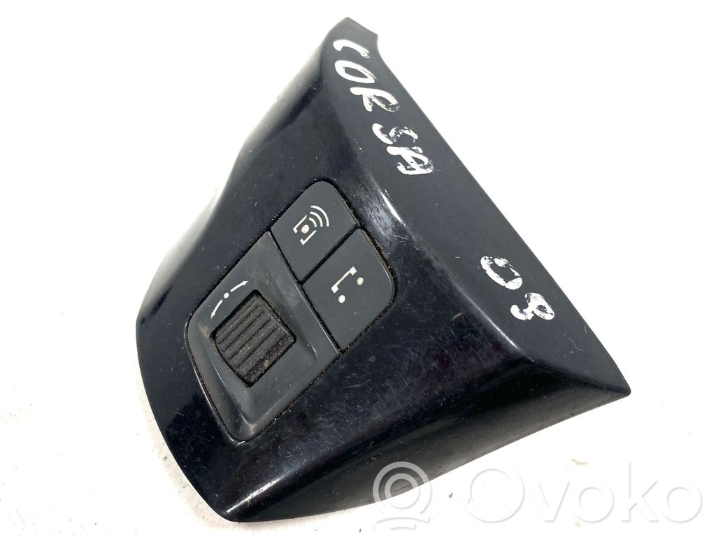 Opel Corsa D Steering wheel buttons/switches 
