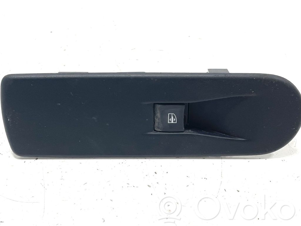 Renault Captur Electric window control switch 