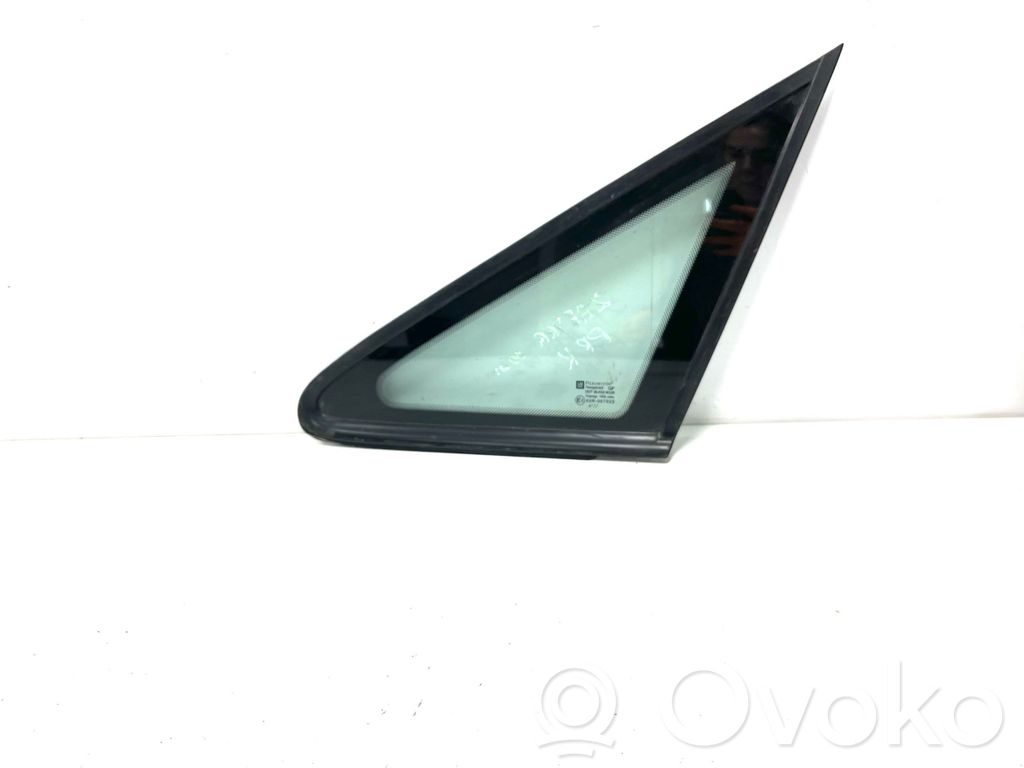 Opel Zafira A Front triangle window/glass 