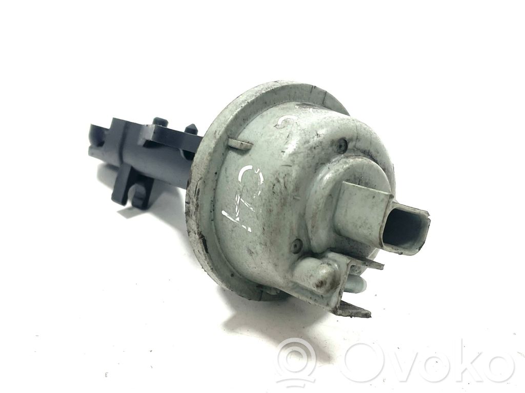 Mazda 3 I Vacuum valve 