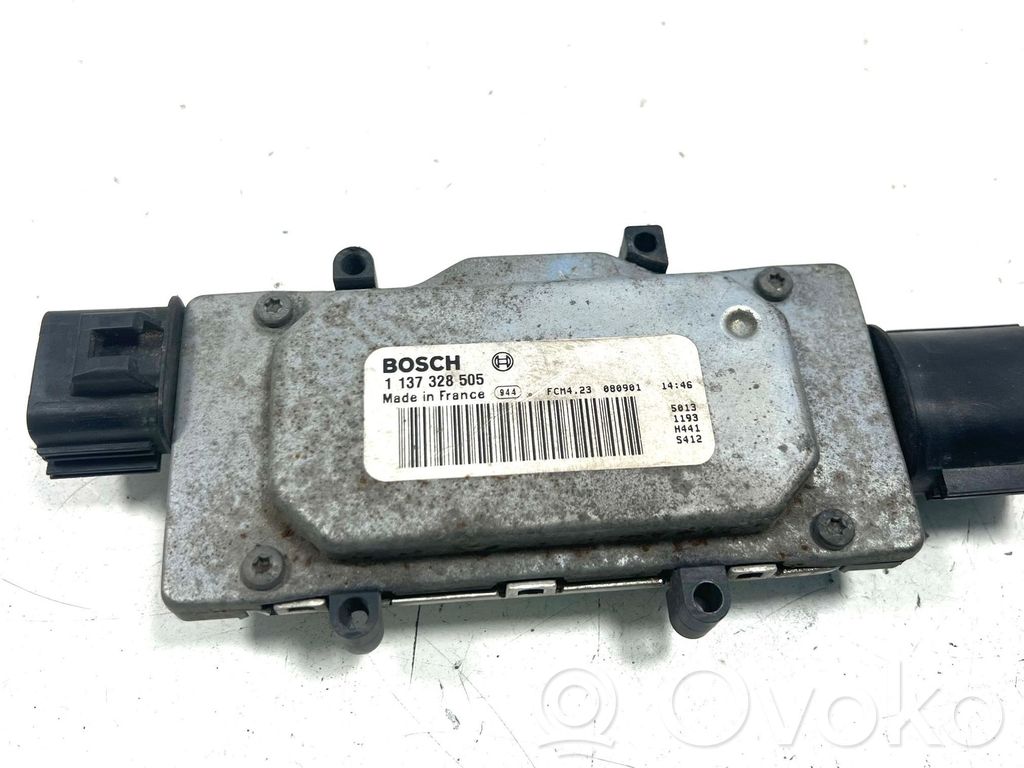 Mazda 3 II Ventilatora vadības modulis 