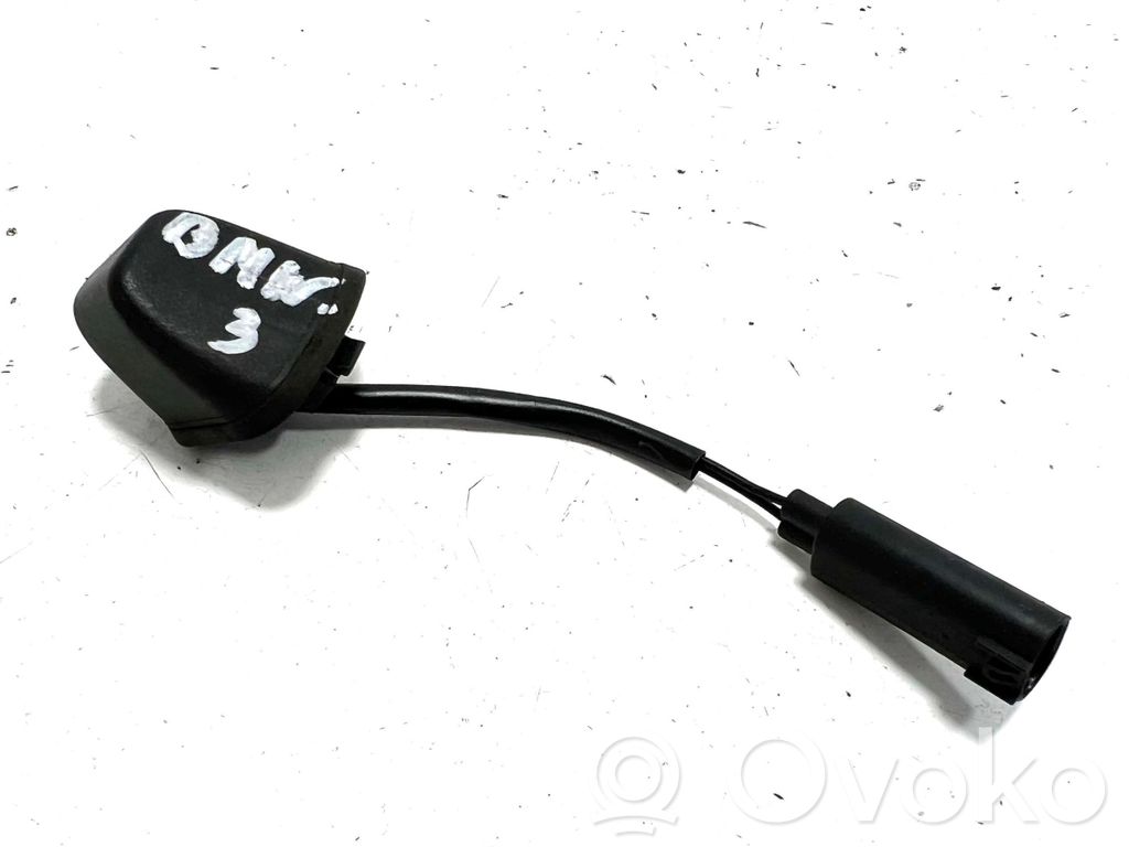 BMW 3 E90 E91 Windshield washer spray nozzle 
