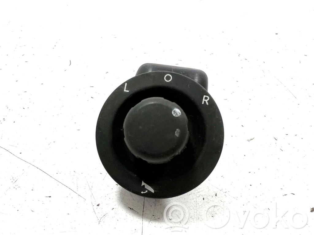 Wing mirror switch   56040536AF,145543165A0732