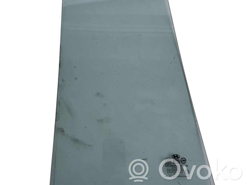 Hyundai Terracan Rear vent window glass 