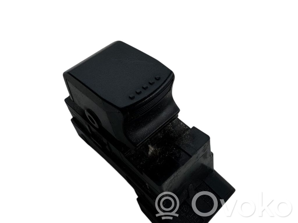 Suzuki SX4 Electric window control switch 