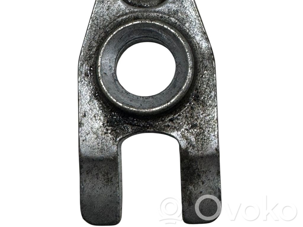 Renault Clio III Fuel Injector clamp holder 