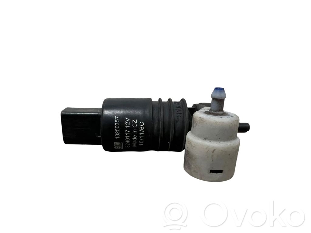 Opel Meriva B Windscreen/windshield washer pump 