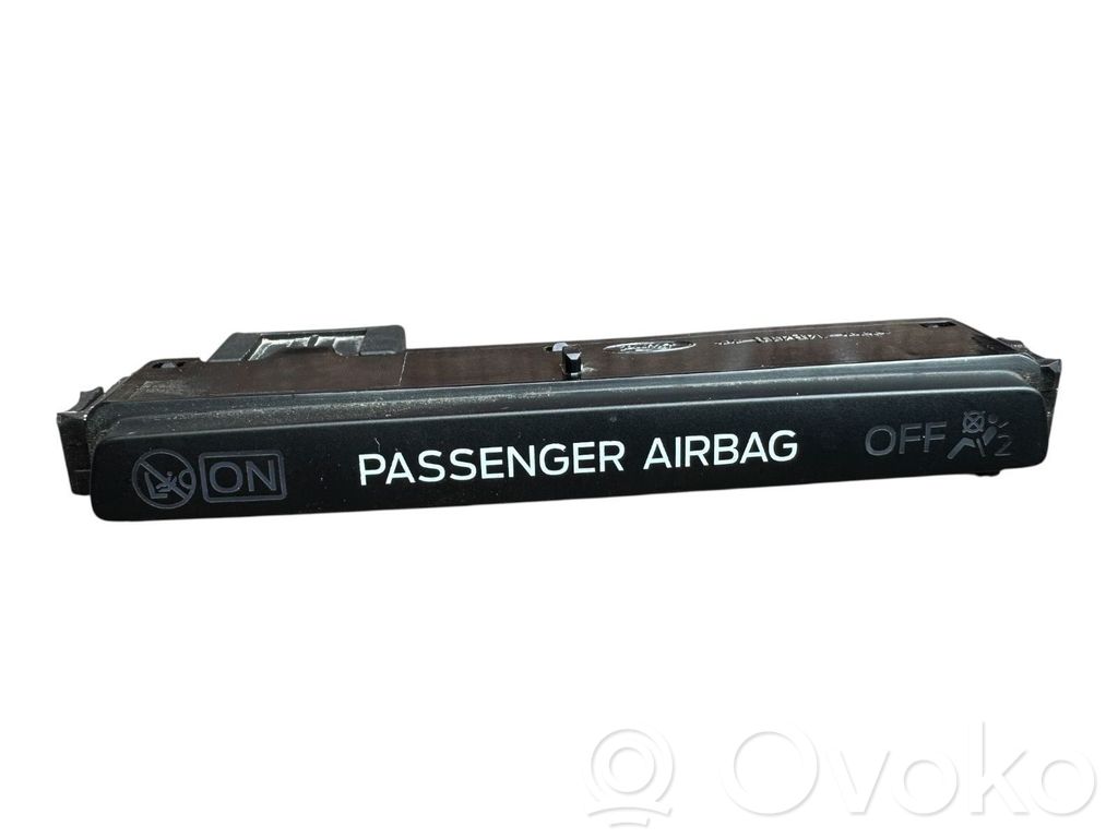 Ford Escape IV Passenger airbag on/off switch 