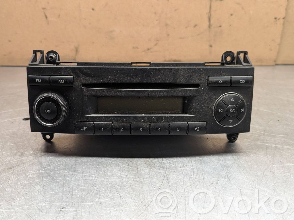 Panel / Radioodtwarzacz CD/DVD/GPS   A9068200286,68074236