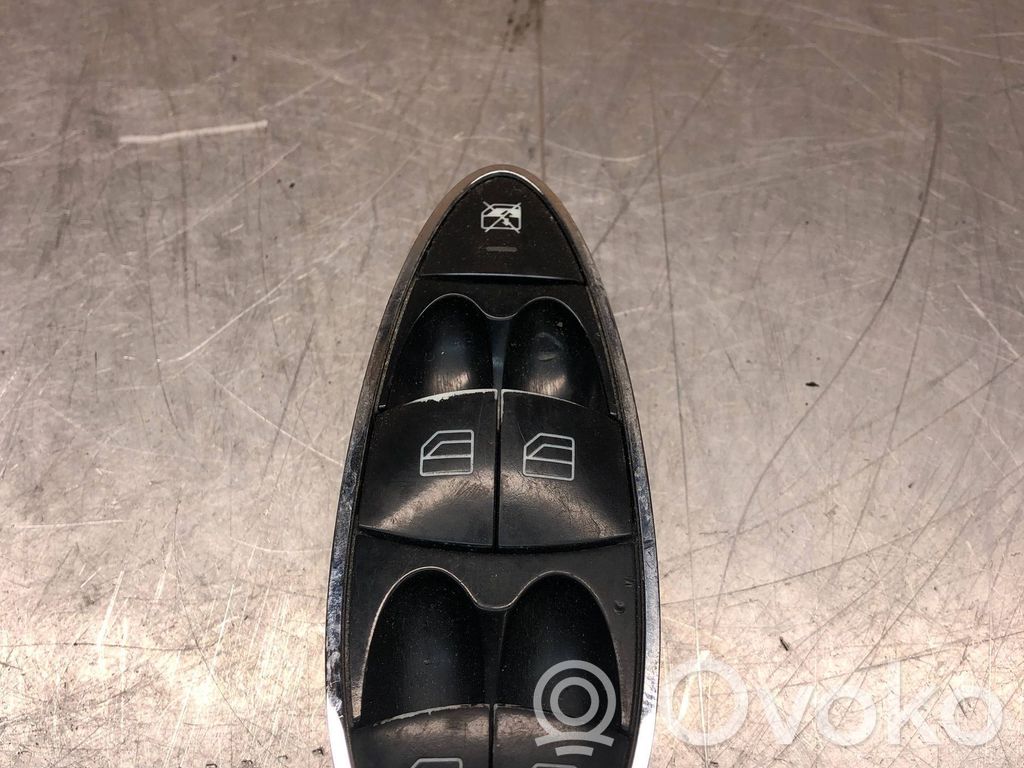 Mercedes-Benz E W211 Electric window control switch 