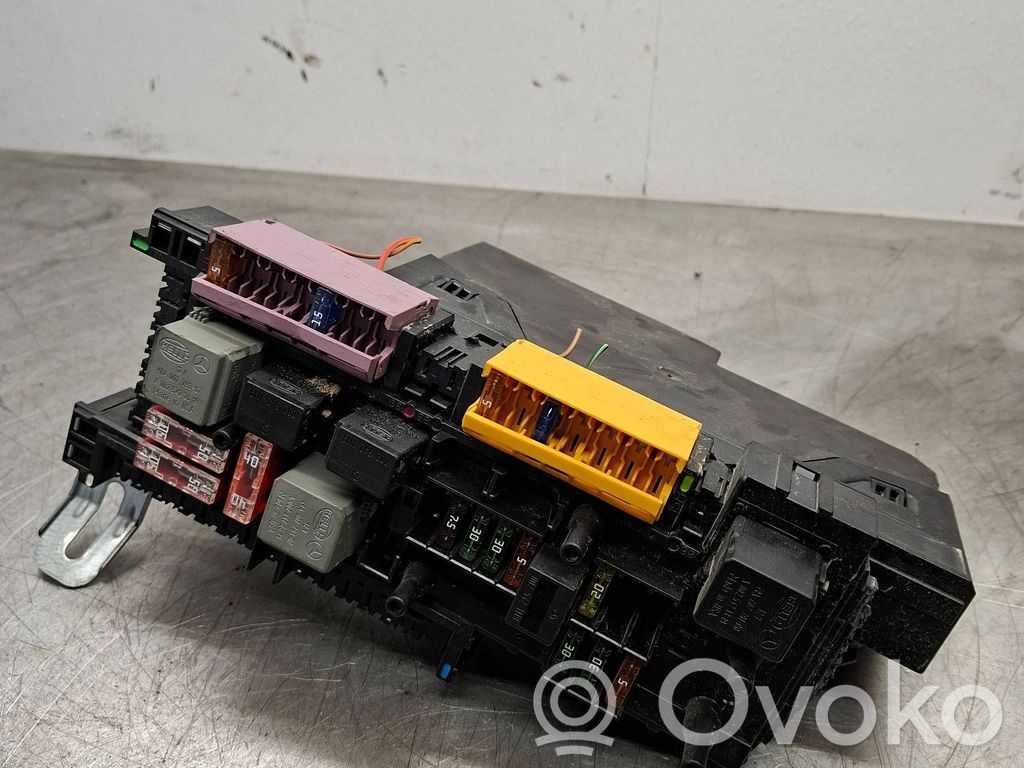 Mercedes-Benz E W212 Fuse module 