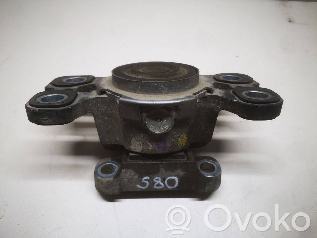 Volvo S80 Engine mount bracket 