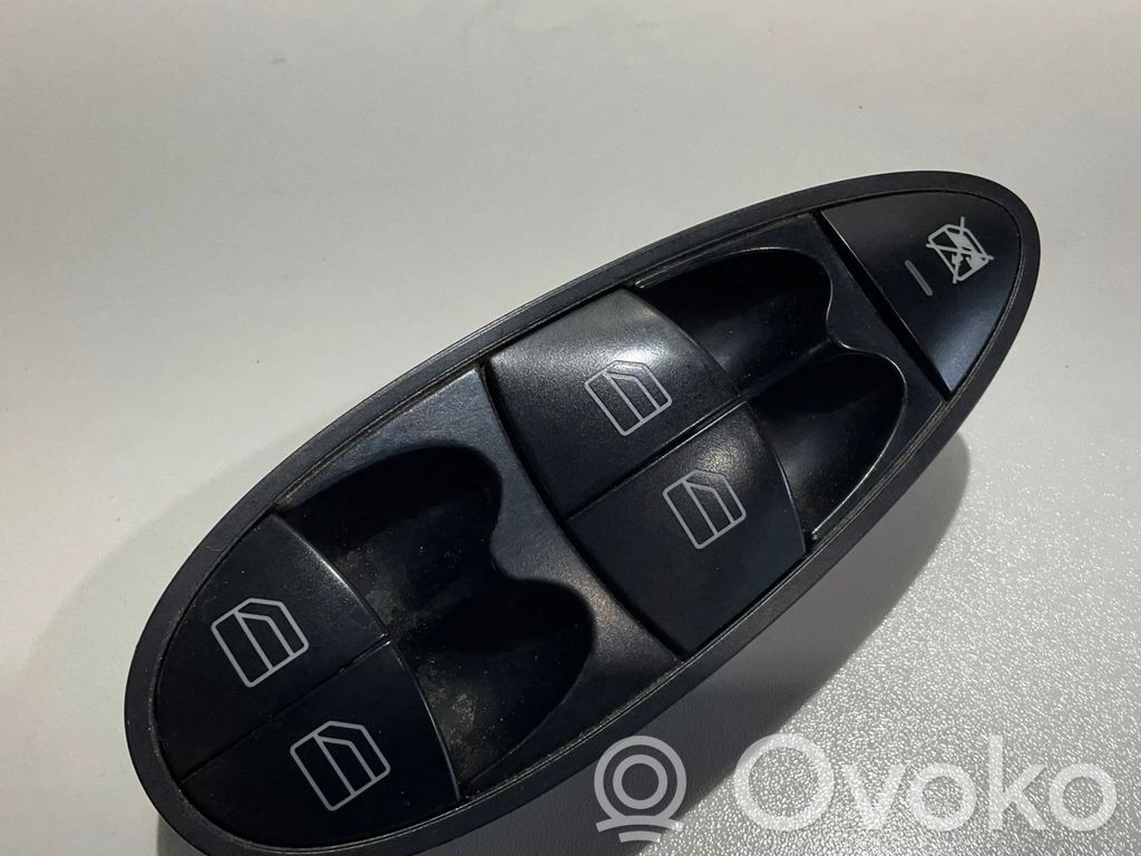 Mercedes-Benz E W211 Electric window control switch 
