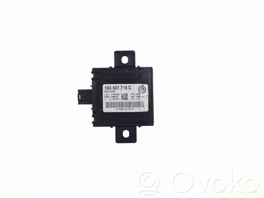 Volkswagen PASSAT B7 Alarm control unit/module 