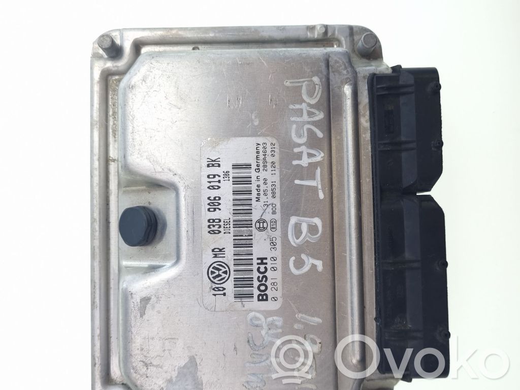 Volkswagen PASSAT B5.5 Engine control unit/module 